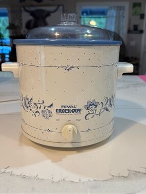 Vintage white rival Crock-Pot with blue Floral design
